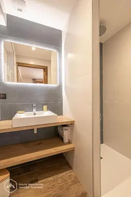 Salle de bains dans l'établissement Résidence la Marmotte - La Trace - Appartement neuf en face du télésiège