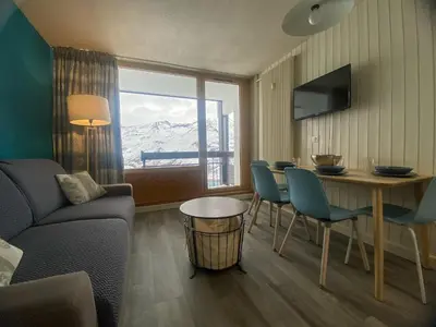 Télévision ou salle de divertissement dans l'établissement Studio 4 pers à Tignes, Animaux admis - FR-1-411-1024