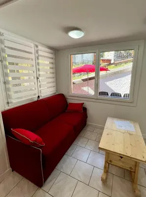 Coin salon dans l'établissement Maisonnette au cœur de la Vanoise
