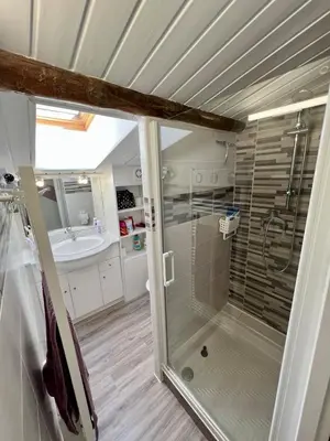 Salle de bains dans l'établissement Maisonnette au cœur de la Vanoise