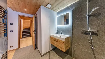 Salle de bains dans l'établissement Chalet Aliet - Paradiski - Luxurious & Family