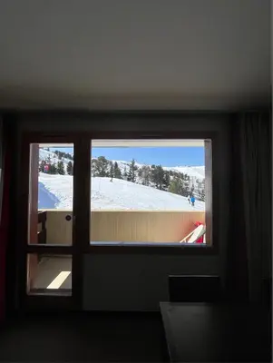 L'établissement Belle Plagne Le QUARTZ Ski aux pieds en hiver
