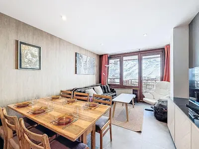 Coin salon dans l'établissement Apartment Le Curling B - Val Claret-45 by Interhome