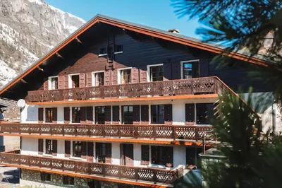 Vue générale sur la montagne ou vue sur la montagne depuis l'hôtel