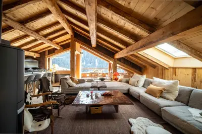 Coin salon dans l'établissement Chalet Mémé dans les Orties