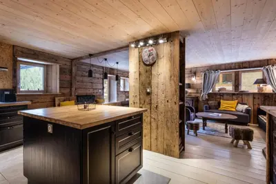 Coin salon dans l'établissement Chalet Mémé dans les Orties