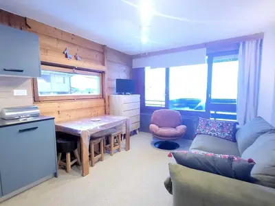 Cuisine ou kitchenette dans l'établissement Tignes - 6 pers, 45 m² avec WiFi et vue montagne - FR-1-449-198