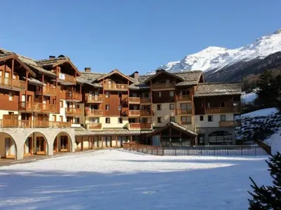 Vue générale sur la montagne ou vue sur la montagne depuis l'appartement