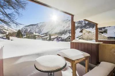 Vue générale sur la montagne ou vue sur la montagne depuis l'appartement