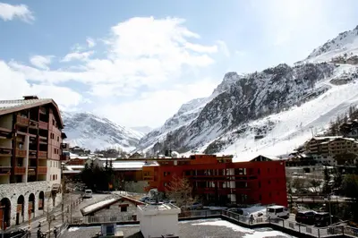 Vue générale sur la montagne ou vue sur la montagne depuis l'hôtel