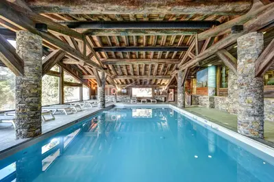 Piscine de l'établissement Résidence Pierre & Vacances Premium Les Alpages de Chantel ou située à proximité