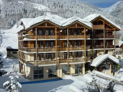Vue générale sur la montagne ou vue sur la montagne depuis l'hôtel