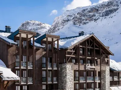 Vue générale sur la montagne ou vue sur la montagne depuis l'hôtel