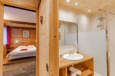Salle de bains dans l'établissement Les Glières - Champagny-en-Vanoise