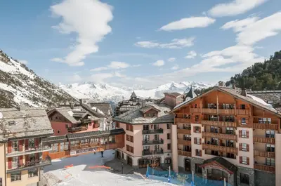 Vue générale sur la montagne ou vue sur la montagne depuis l'appartement
