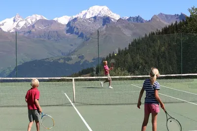 Tennis ou squash au sein de l'appartement ou à proximité