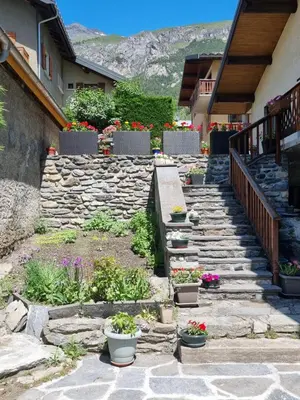 Vue générale sur la montagne ou vue sur la montagne depuis la maison d'hôtes