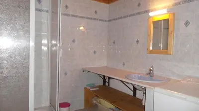 Salle de bains dans l'établissement Chez Bernard & Chantal