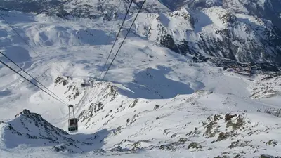 L'établissement Studio Arc 1800 Skis aux Pieds en hiver