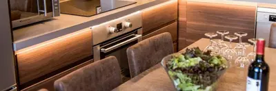 Cuisine ou kitchenette dans l'établissement 304 Luxury Apartment for 14 Balconies Parking Wifi