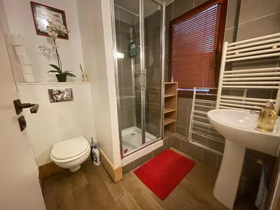 Salle de bains dans l'établissement Les Balcons de Bellevarde