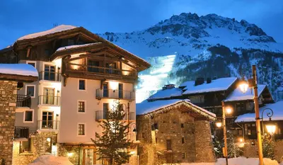 Vue générale sur la montagne ou vue sur la montagne depuis l'hôtel