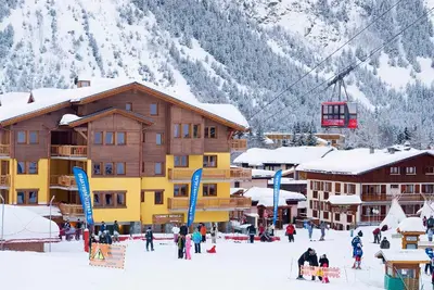 L'établissement Madame Vacances Résidence Les Jardins de la Vanoise en hiver