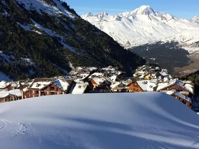 Vue générale sur la montagne ou vue sur la montagne depuis l'appartement