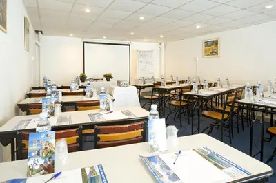 Restaurant ou autre lieu de restauration dans l'établissement Hôtel Club MMV Les Brévières
