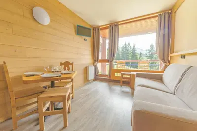 Coin salon dans l'établissement Grand Arbois, les Arcs 1800