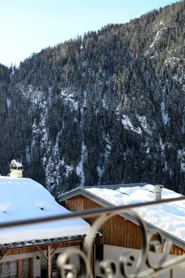Vue générale sur la montagne ou vue sur la montagne depuis l'hôtel