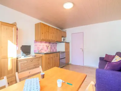 Cuisine ou kitchenette dans l'établissement Studio Le Sefcotel - Val Claret-21 by Interhome