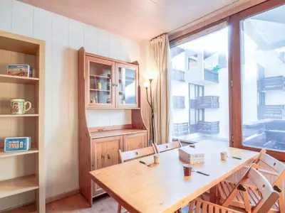 Un ou plusieurs lits dans un hébergement de l'établissement Studio Le Sefcotel - Val Claret-21 by Interhome