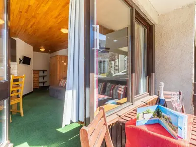 Télévision ou salle de divertissement dans l'établissement Studio Les Tufs - Val Claret-7 by Interhome