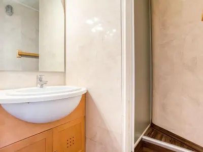 Salle de bains dans l'établissement Apartment Grandes Platières II-22 by Interhome