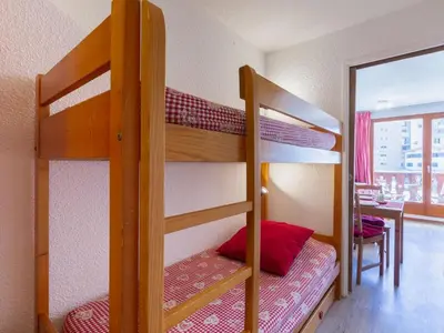 Un ou plusieurs lits dans un hébergement de l'établissement Studio Chalet Club - Val Claret-7 by Interhome