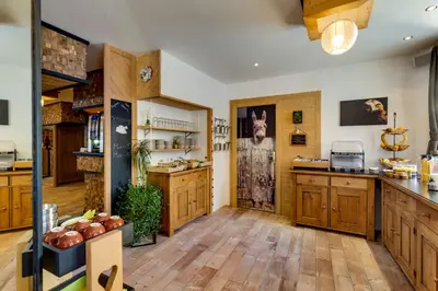 Cuisine ou kitchenette dans l'établissement La Galise