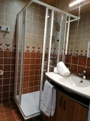 Salle de bains dans l'établissement Hotel L'Edelweiss