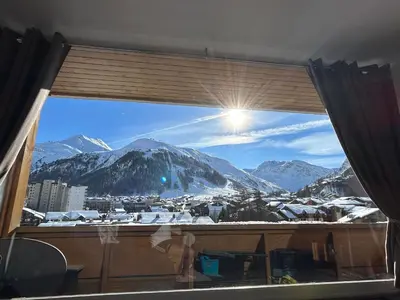 Vue générale sur la montagne ou vue sur la montagne depuis l'appartement