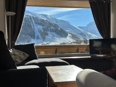 Vue générale sur la montagne ou vue sur la montagne depuis l'appartement