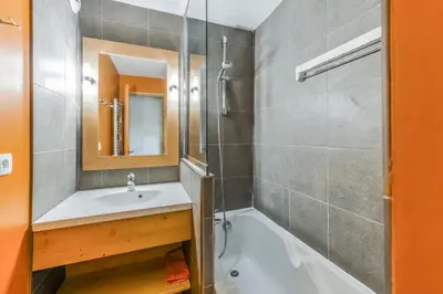 Salle de bains dans l'établissement Residence Les Nereides - maeva Home
