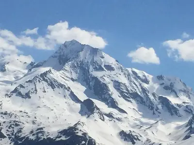 Vue générale sur la montagne ou vue sur la montagne depuis l'appartement