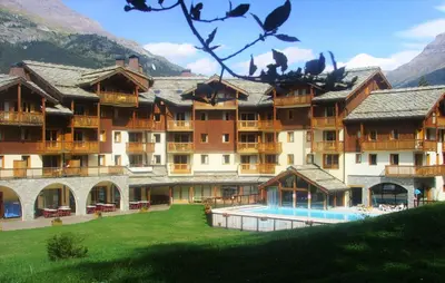 Vue générale sur la montagne ou vue sur la montagne depuis l'appart'hôtel