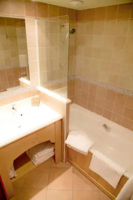 Salle de bains dans l'établissement Les Alpages De Val Cenis