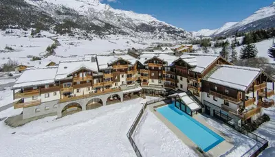 Vue générale sur la montagne ou vue sur la montagne depuis l'appart'hôtel