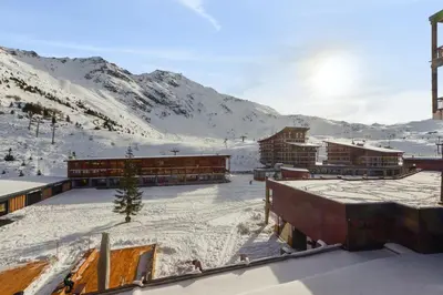 Vue générale sur la montagne ou vue sur la montagne depuis l'appartement
