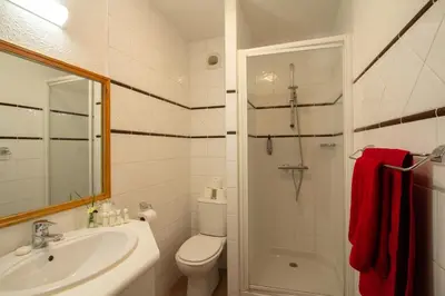 Salle de bains dans l'établissement Chalet Coeur des Brévières by Chalet Chardons