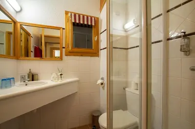 Salle de bains dans l'établissement Chalet Coeur des Brévières by Chalet Chardons