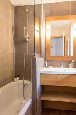 Salle de bains dans l'établissement Résidence Pierre & Vacances Les Néréides
