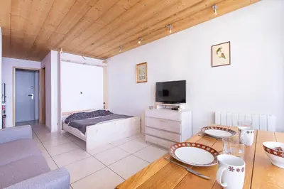Télévision ou salle de divertissement dans l'établissement Tignes - Studio au pied des pistes